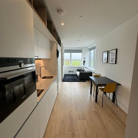 London Luxxe Suites & Apartments - London Heathrow Airport, Terminal 1 2 3 4 5 希思罗 外观 照片