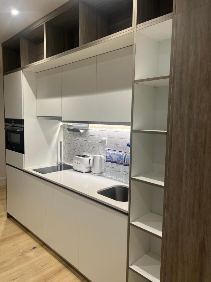 London Luxxe Suites & Apartments - London Heathrow Airport, Terminal 1 2 3 4 5 希思罗 外观 照片