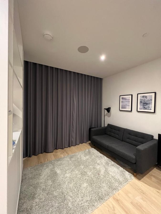 London Luxxe Suites & Apartments - London Heathrow Airport, Terminal 1 2 3 4 5 希思罗 外观 照片