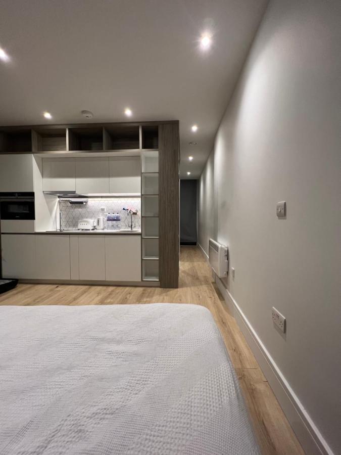 London Luxxe Suites & Apartments - London Heathrow Airport, Terminal 1 2 3 4 5 希思罗 外观 照片