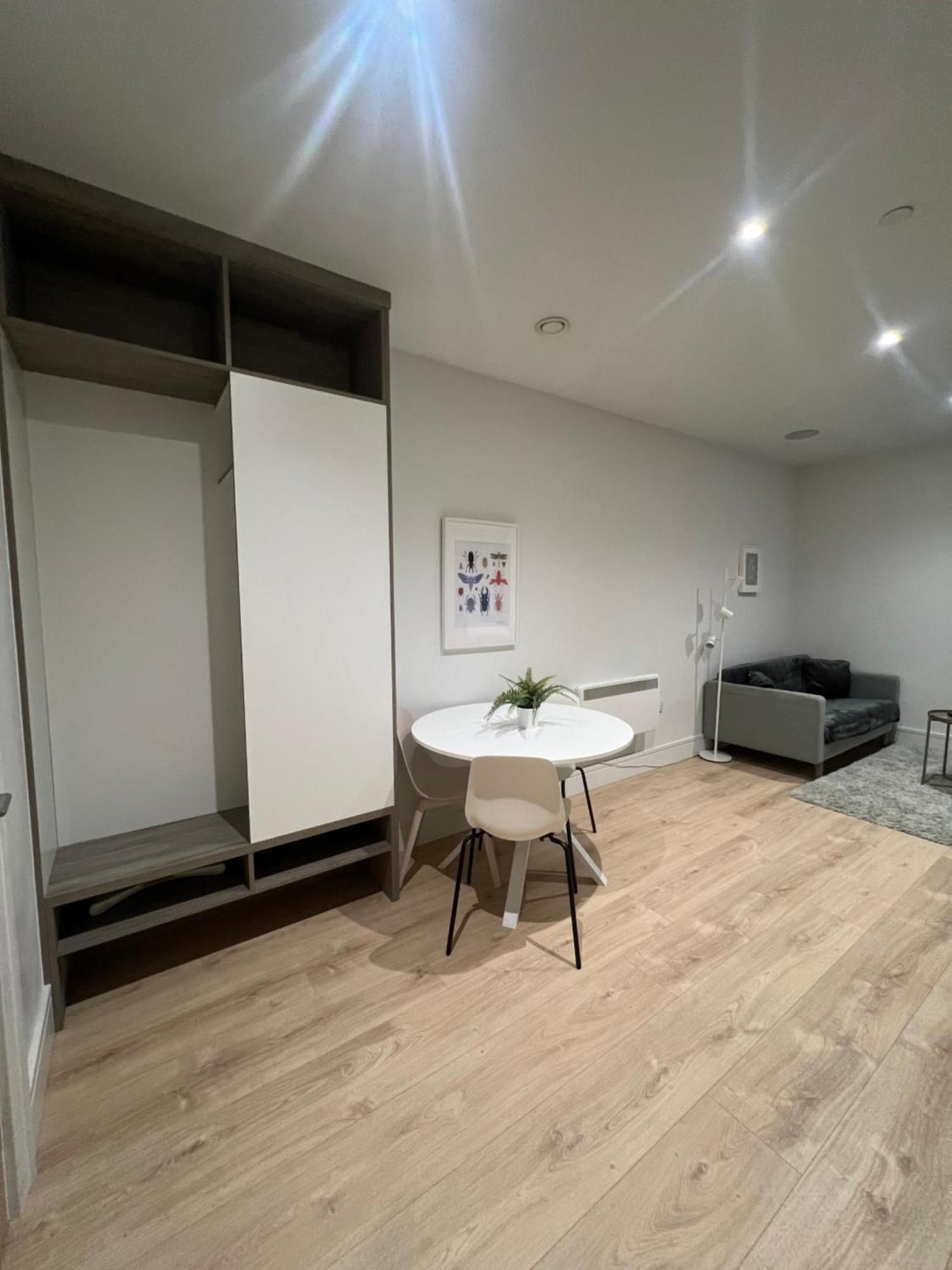London Luxxe Suites & Apartments - London Heathrow Airport, Terminal 1 2 3 4 5 希思罗 外观 照片