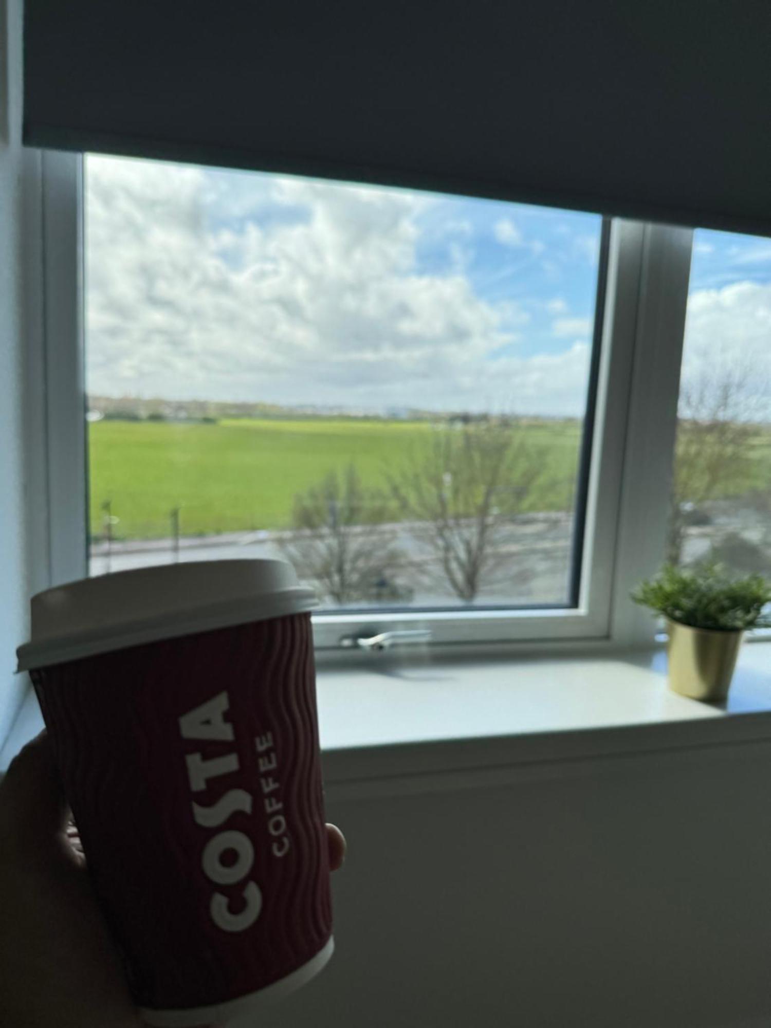 London Luxxe Suites & Apartments - London Heathrow Airport, Terminal 1 2 3 4 5 希思罗 外观 照片