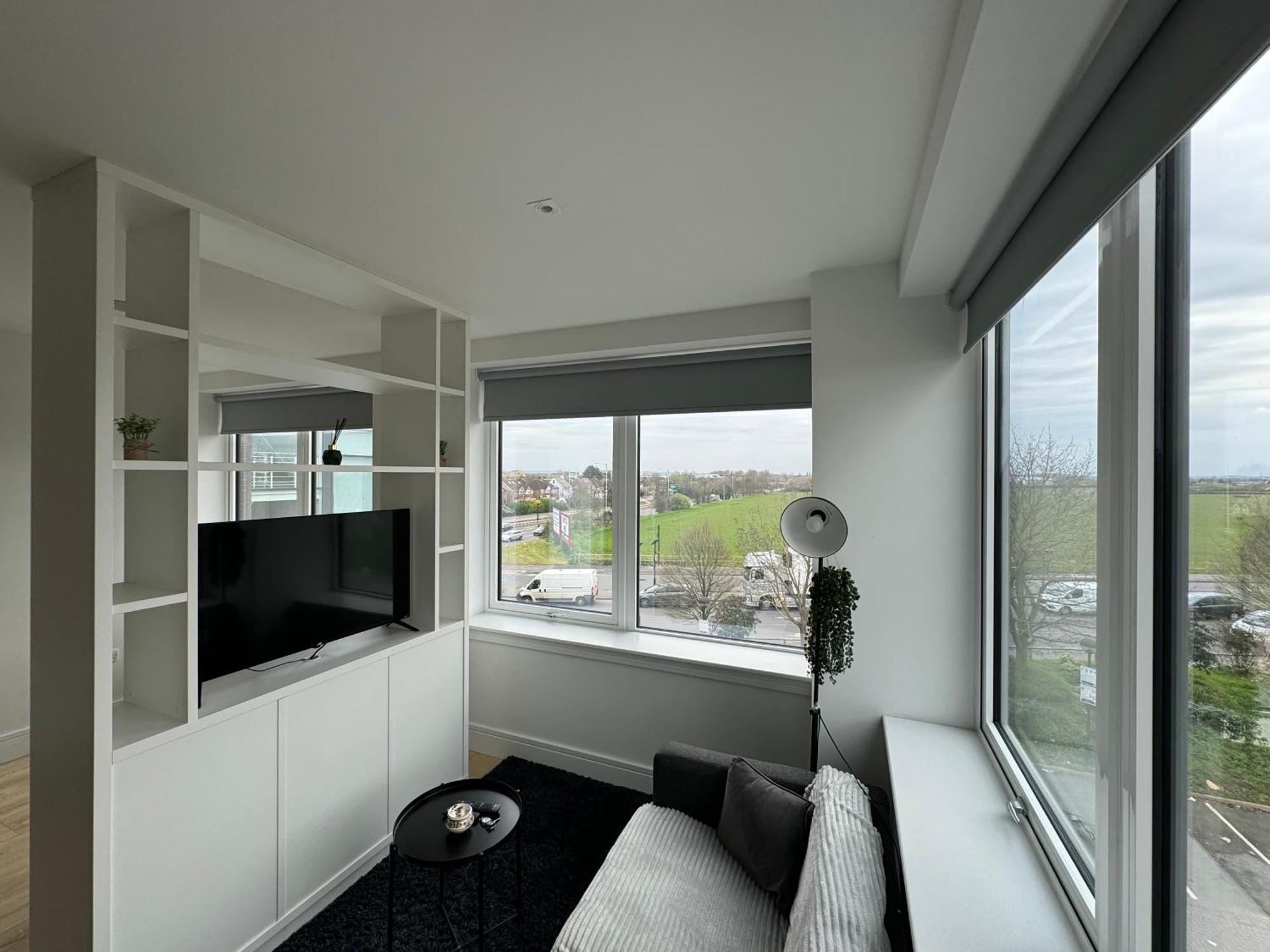 London Luxxe Suites & Apartments - London Heathrow Airport, Terminal 1 2 3 4 5 希思罗 外观 照片