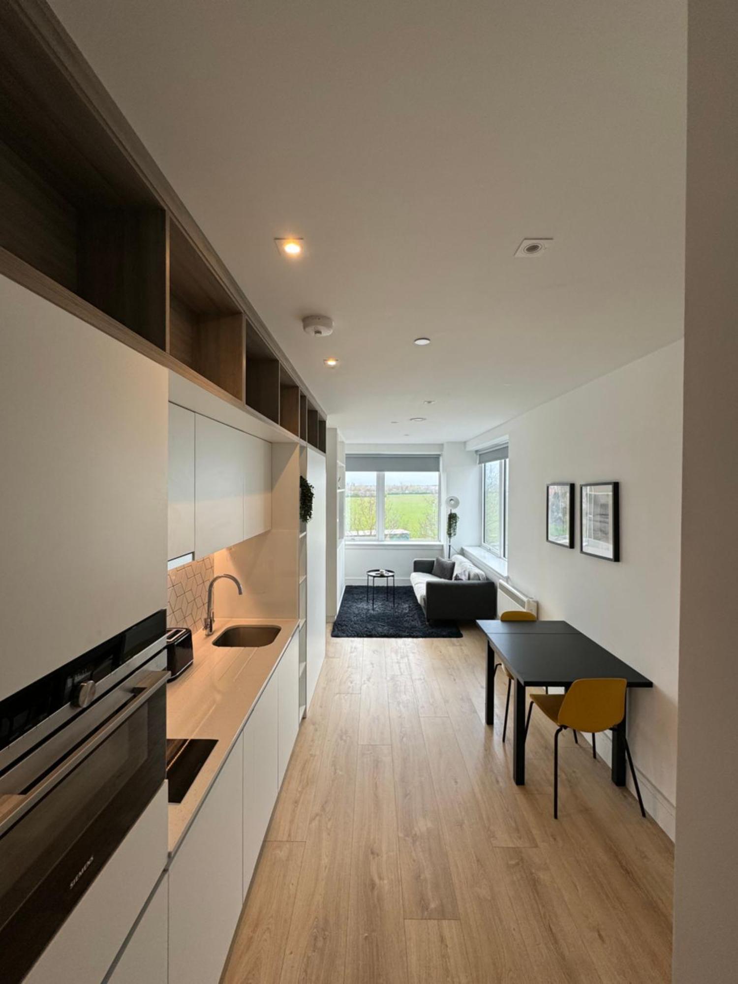 London Luxxe Suites & Apartments - London Heathrow Airport, Terminal 1 2 3 4 5 希思罗 外观 照片